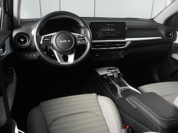 Kia K3 II (China Market) Рестайлинг с пробегом 2024 года, цена 2 425 000 рублей, 1564 км, седан, Автокод Объявления