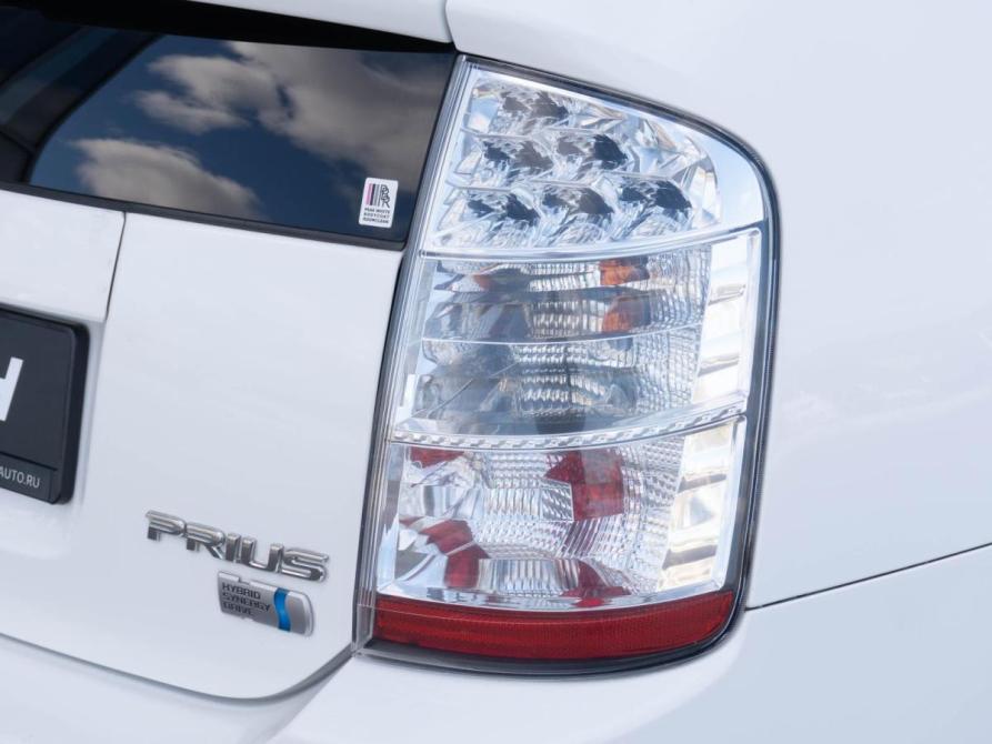 Toyota Prius II Рестайлинг (XW20) Улан-Удэ  - изображение 10