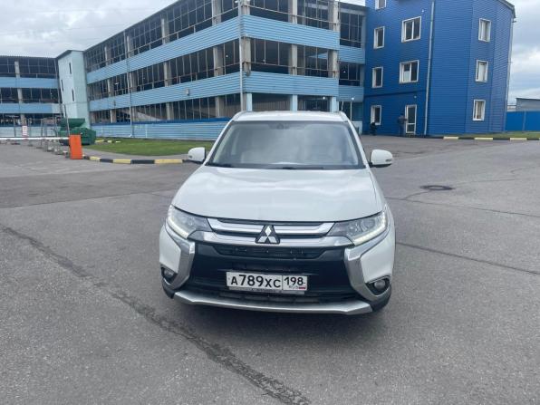 Mitsubishi Outlander III Рестайлинг 2 с пробегом 2018 года, цена 1 490 000 рублей, 249000 км, внедорожник, Автокод Объявления