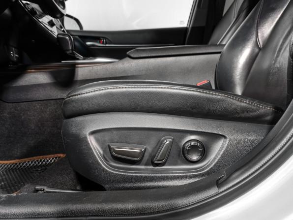 Toyota Camry VIII (XV70) с пробегом 2019 года, цена 2 390 000 рублей, 178941 км, седан, Автокод Объявления