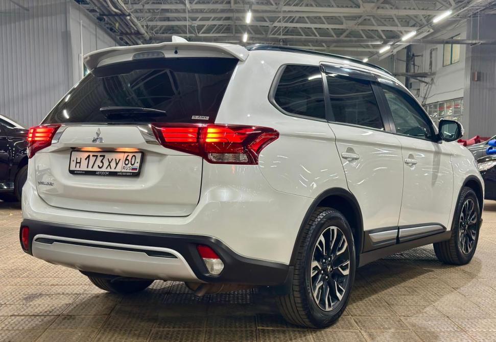 Mitsubishi Outlander III Рестайлинг 3 Набережные Челны  - изображение 4