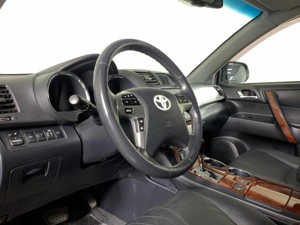 Toyota Highlander II (XU40) Рестайлинг с пробегом 2011 года, цена 1 600 000 рублей, 212378 км, внедорожник, Автокод Объявления