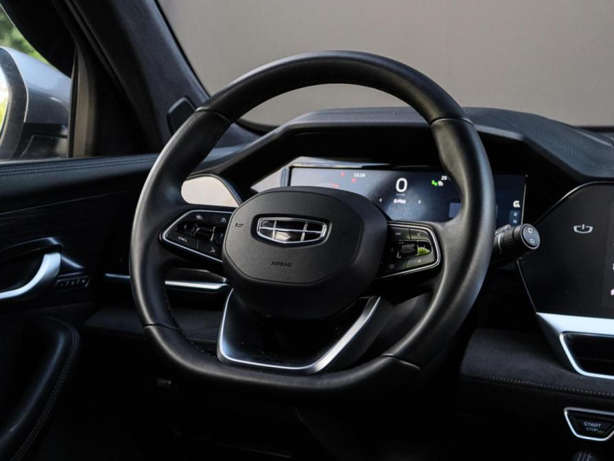Geely Monjaro I Москва  - изображение 13