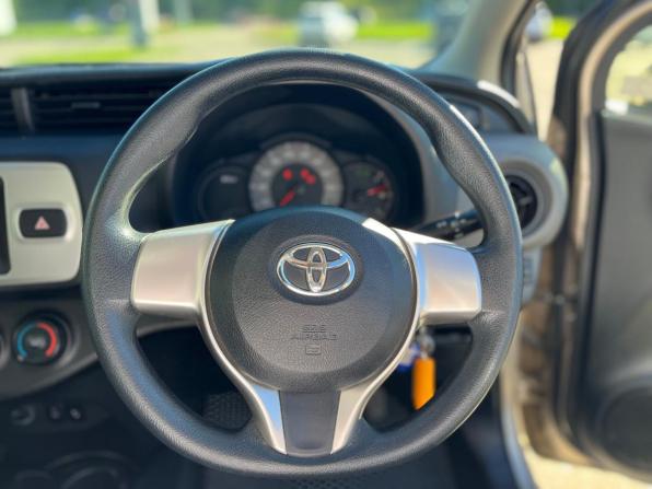 Toyota Vitz III (XP130) Рестайлинг с пробегом 2016 года, цена 925 000 рублей, 111931 км, хэтчбек, Автокод Объявления