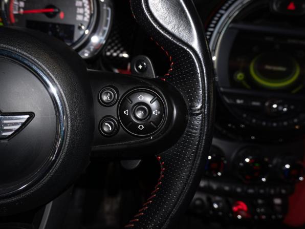 Mini Hatch III (F55/F56) Рестайлинг с пробегом 2018 года, цена 2 130 000 рублей, 146000 км, хэтчбек, Автокод Объявления