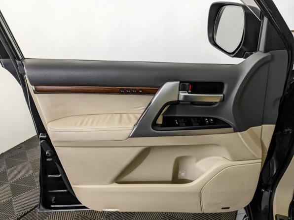 Toyota Land Cruiser 200 Series Рестайлинг 2 с пробегом 2015 года, цена 4 900 000 рублей, 152605 км, внедорожник, Автокод Объявления