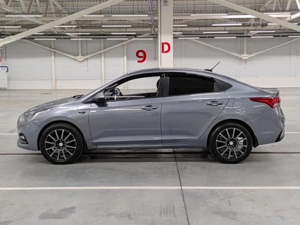 Hyundai Solaris II с пробегом 2018 года, цена 1 050 000 рублей, 177349 км, седан, Автокод Объявления