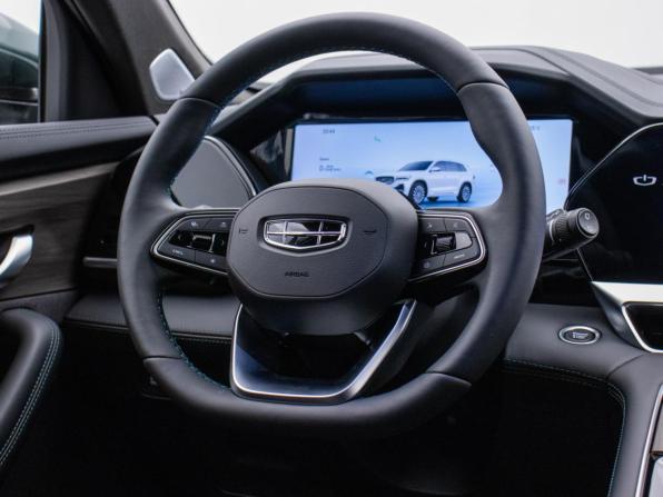 Geely Monjaro I Рестайлинг с пробегом 2025 года, цена 4 220 000 рублей, 750 км, внедорожник, Автокод Объявления