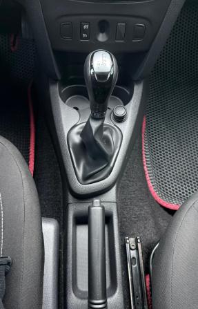 Renault Sandero II с пробегом 2015 года, цена 960 000 рублей, 143410 км, хэтчбек, Автокод Объявления