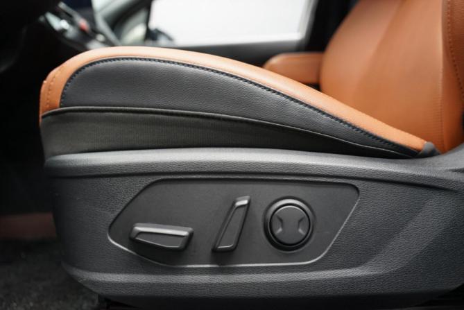 Kia Sportage V Рестайлинг с пробегом 2025 года, цена 4 600 000 рублей, 5000 км, внедорожник, Автокод Объявления