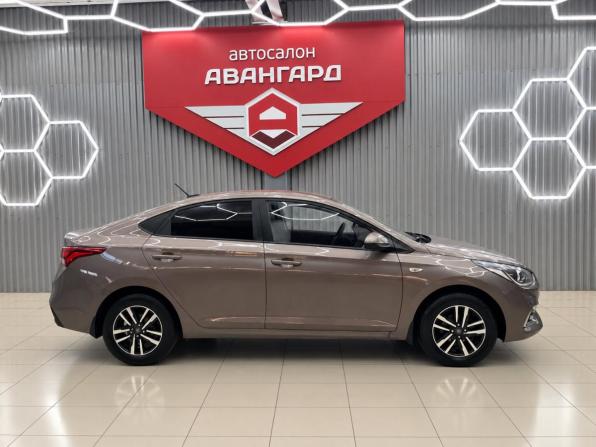 Hyundai Solaris II с пробегом 2018 года, цена 1 225 000 рублей, 115100 км, седан, Автокод Объявления
