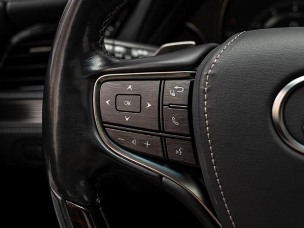 Lexus LS V с пробегом 2018 года, цена 5 950 000 рублей, 103761 км, седан, Автокод Объявления