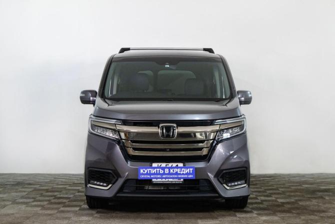 Honda Stepwgn V Рестайлинг с пробегом 2019 года, цена 2 539 000 рублей, 119000 км, минивэн, Автокод Объявления