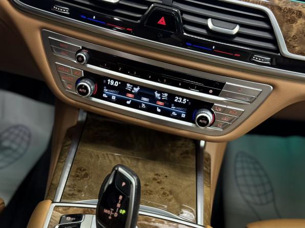BMW 7 серии VI (G11/G12) с пробегом 2016 года, цена 3 450 000 рублей, 95537 км, седан, Автокод Объявления
