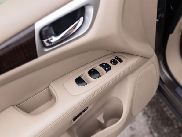 Nissan Pathfinder IV с пробегом 2015 года, цена 1 780 000 рублей, 128295 км, внедорожник, Автокод Объявления