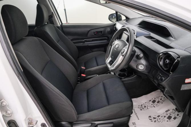 Toyota Aqua I Рестайлинг с пробегом 2016 года, цена 909 000 рублей, 229739 км, хэтчбек, Автокод Объявления