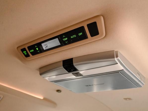 Toyota Vellfire I с пробегом 2009 года, цена 2 100 000 рублей, 170687 км, минивэн, Автокод Объявления