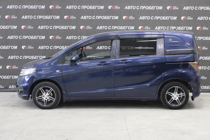Honda Freed I с пробегом 2011 года, цена 973 000 рублей, 135000 км, компактвэн, Автокод Объявления