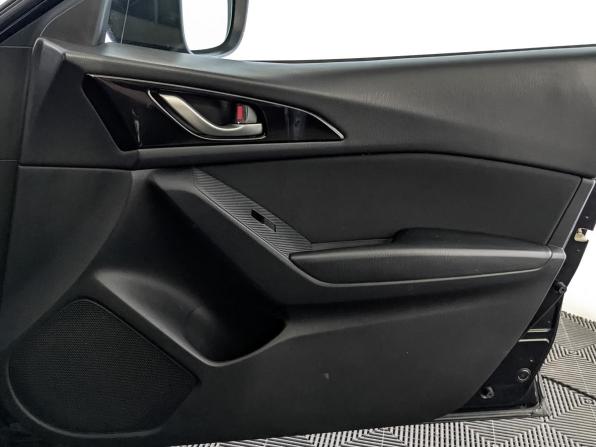 Mazda 3 III (BM) с пробегом 2014 года, цена 1 350 000 рублей, 125401 км, хэтчбек, Автокод Объявления
