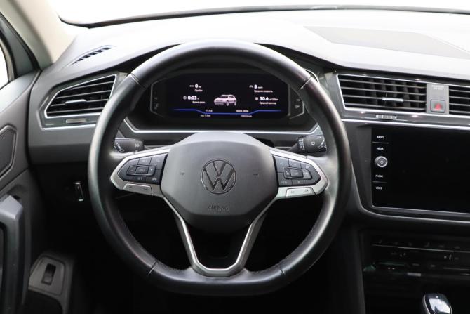 Volkswagen Tiguan II Рестайлинг с пробегом 2021 года, цена 3 090 000 рублей, 100224 км, внедорожник, Автокод Объявления
