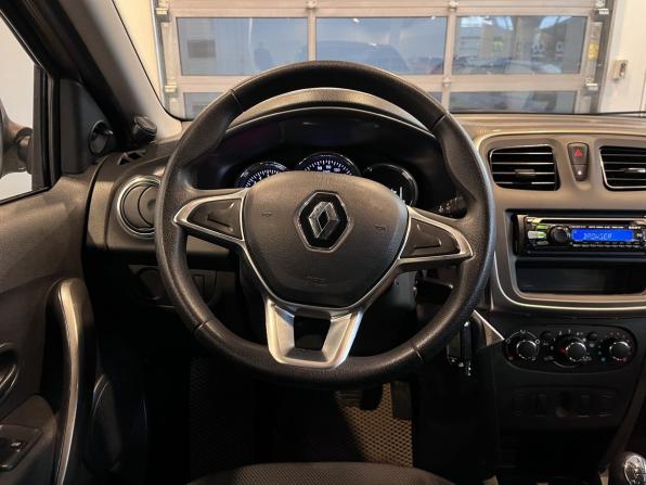 Renault Logan II Рестайлинг с пробегом 2018 года, цена 928 000 рублей, 160915 км, седан, Автокод Объявления