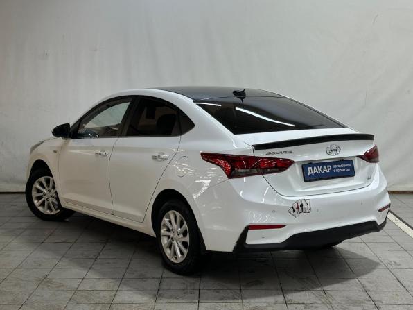 Hyundai Solaris II с пробегом 2018 года, цена 910 000 рублей, 211610 км, седан, Автокод Объявления