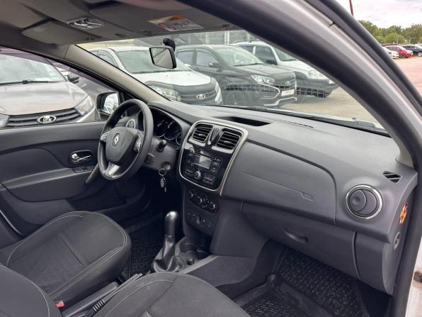 Renault Logan II с пробегом 2015 года, цена 654 500 рублей, 132222 км, седан, Автокод Объявления