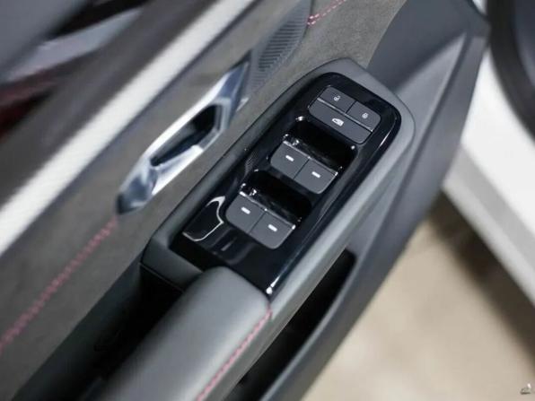 JETOUR DASHING I с пробегом 2026 года, цена 3 029 900 рублей, 10 км, внедорожник, Автокод Объявления