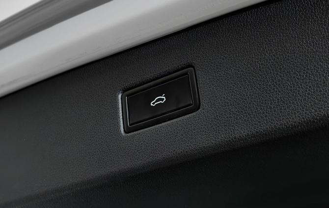 Volkswagen Tiguan II с пробегом 2019 года, цена 2 189 000 рублей, 137811 км, внедорожник, Автокод Объявления