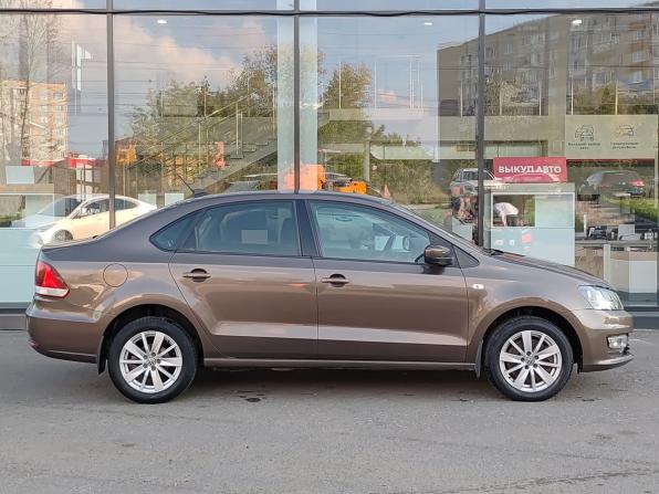 Volkswagen Polo V Рестайлинг с пробегом 2017 года, цена 930 000 рублей, 97452 км, седан, Автокод Объявления