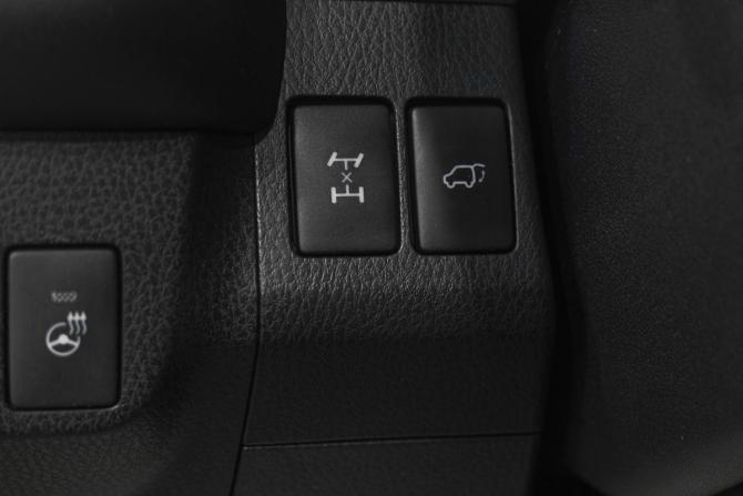 Toyota RAV4 IV (XA40) Рестайлинг с пробегом 2015 года, цена 2 429 000 рублей, 202000 км, внедорожник, Автокод Объявления