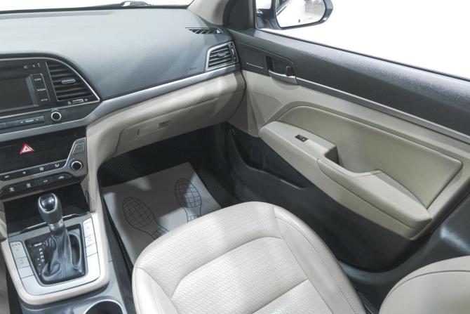Hyundai Elantra VI (AD) с пробегом 2017 года, цена 1 609 000 рублей, 90000 км, седан, Автокод Объявления
