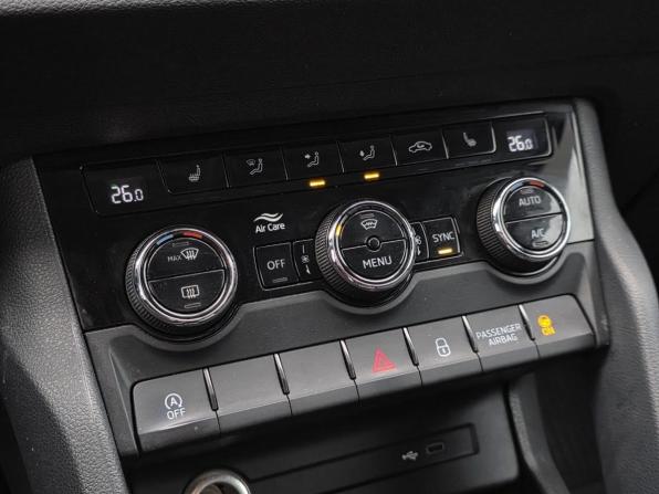 Skoda Karoq I с пробегом 2020 года, цена 1 920 000 рублей, 137516 км, внедорожник, Автокод Объявления