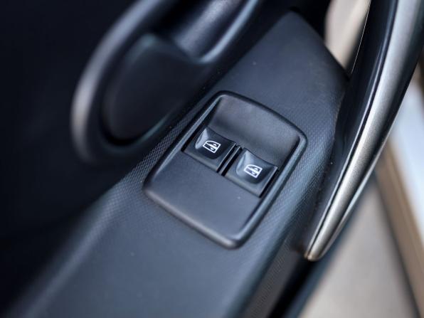 Renault Logan II Рестайлинг с пробегом 2019 года, цена 1 169 000 рублей, 118979 км, седан, Автокод Объявления