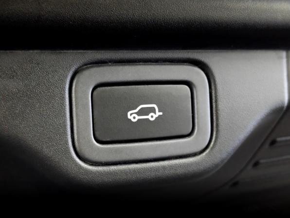 Land Rover Range Rover IV Рестайлинг с пробегом 2018 года, цена 7 250 000 рублей, 74155 км, внедорожник, Автокод Объявления