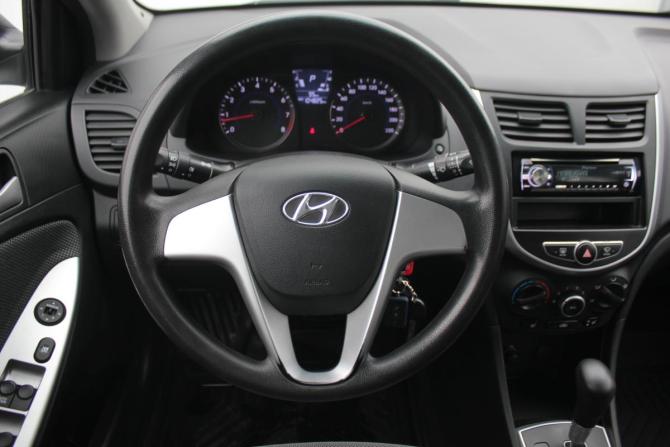Hyundai Solaris I с пробегом 2013 года, цена 895 000 рублей, 104754 км, седан, Автокод Объявления
