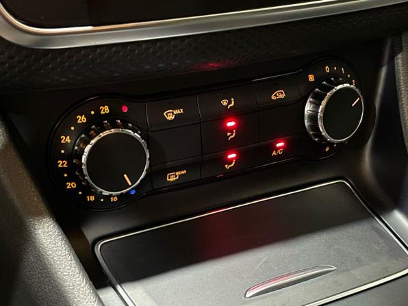 Mercedes-Benz A-Класс III (W176) Рестайлинг с пробегом 2015 года, цена 1 390 000 рублей, 143580 км, хэтчбек, Автокод Объявления