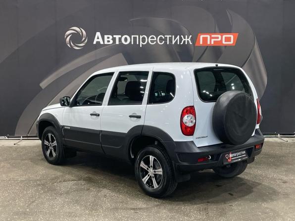 Chevrolet Niva I Рестайлинг с пробегом 2018 года, цена 699 000 рублей, 144623 км, внедорожник, Автокод Объявления