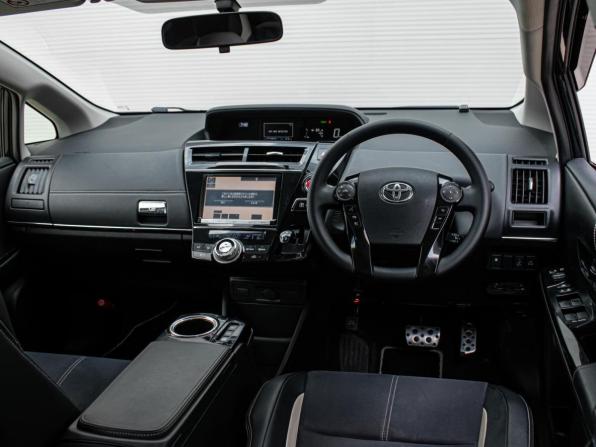 Toyota Prius Alpha I (ZVW40/41) Рестайлинг с пробегом 2015 года, цена 1 890 000 рублей, 213802 км, универсал, Автокод Объявления