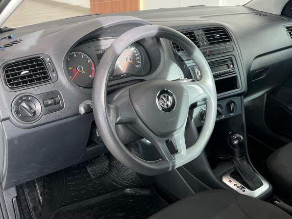 Volkswagen Polo V Рестайлинг с пробегом 2017 года, цена 1 040 000 рублей, 120000 км, седан, Автокод Объявления