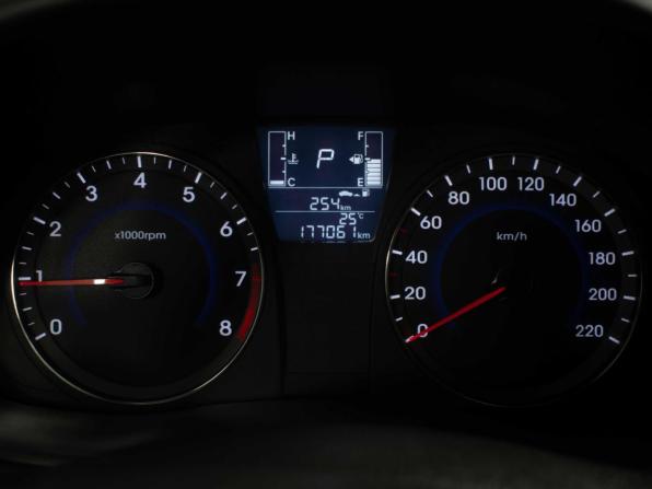 Hyundai Solaris I Рестайлинг с пробегом 2014 года, цена 860 000 рублей, 177058 км, седан, Автокод Объявления