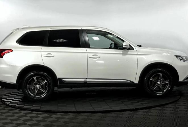 Mitsubishi Outlander III Рестайлинг 2 с пробегом 2018 года, цена 1 800 000 рублей, 155734 км, внедорожник, Автокод Объявления