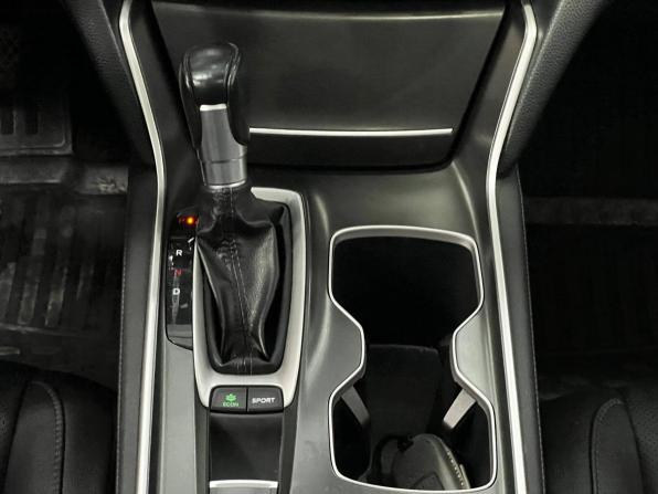 Honda Accord X с пробегом 2020 года, цена 2 350 000 рублей, 57000 км, седан, Автокод Объявления