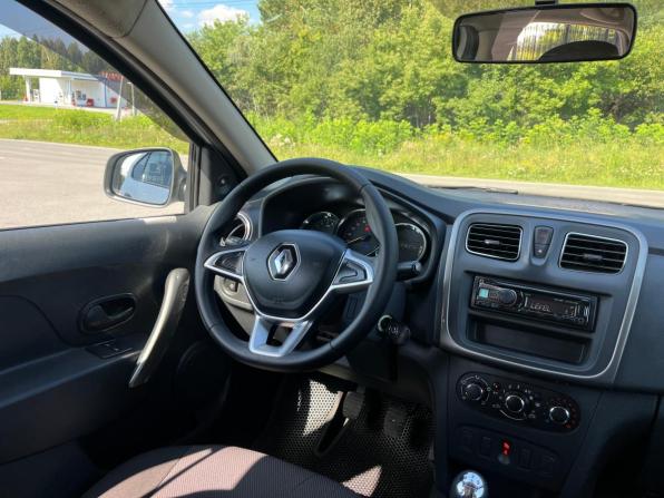 Renault Logan II Рестайлинг с пробегом 2019 года, цена 679 000 рублей, 123000 км, седан, Автокод Объявления
