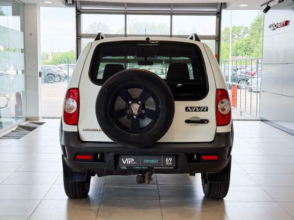 Chevrolet Niva I Рестайлинг с пробегом 2015 года, цена 637 000 рублей, 192915 км, внедорожник, Автокод Объявления