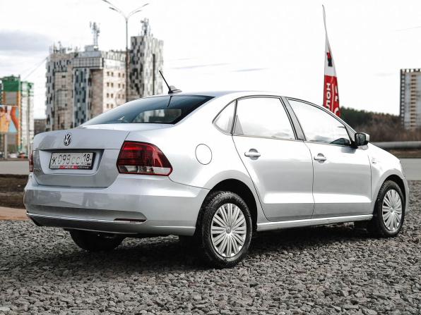 Volkswagen Polo V Рестайлинг с пробегом 2019 года, цена 1 029 000 рублей, 121825 км, седан, Автокод Объявления