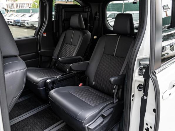 Toyota Noah IV (R90) с пробегом 2024 года, цена 4 170 000 рублей, 25260 км, минивэн, Автокод Объявления