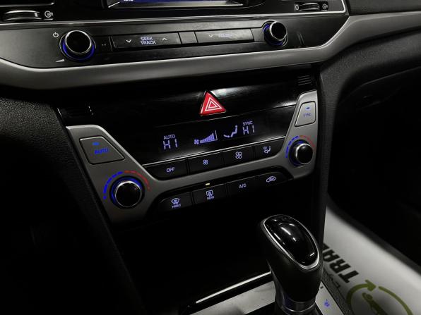 Hyundai Elantra VI (AD) с пробегом 2018 года, цена 1 545 000 рублей, 120429 км, седан, Автокод Объявления