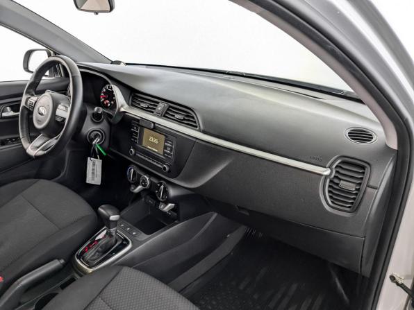 Kia Rio IV Рестайлинг с пробегом 2021 года, цена 1 385 000 рублей, 122301 км, седан, Автокод Объявления