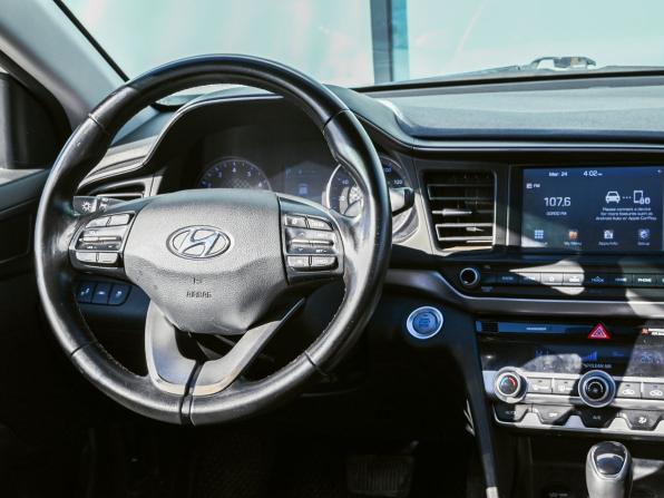 Hyundai Elantra VI (AD) Рестайлинг с пробегом 2019 года, цена 1 263 000 рублей, 191550 км, седан, Автокод Объявления